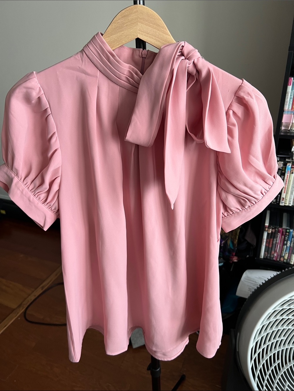 Gracia Pink Tie-Neck Puff Sleeve Blouse